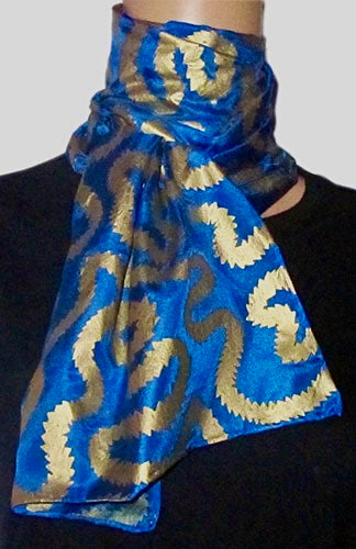 Silk scarf in blue with gold print - 135 x 35cms