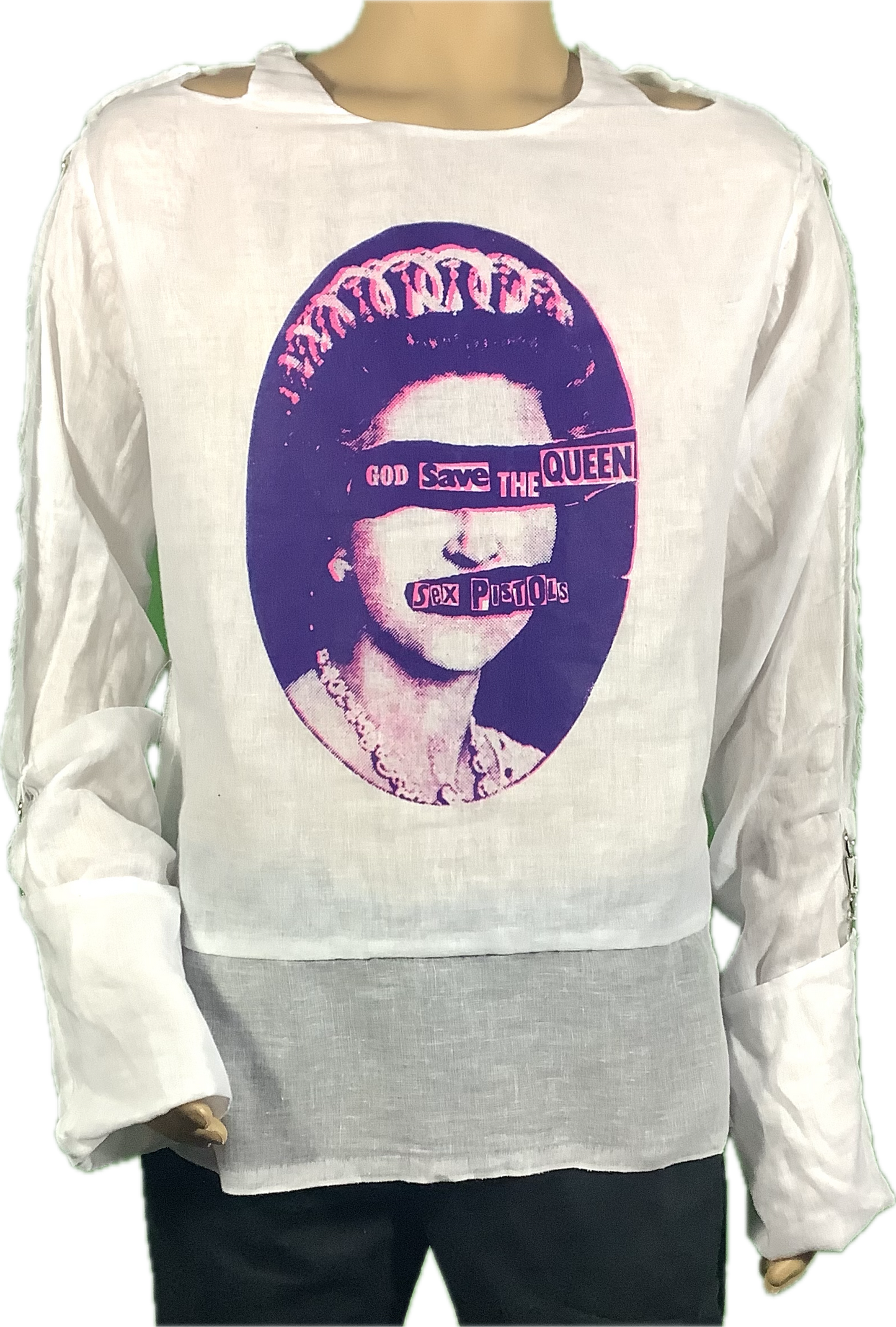 Blind Queen on white muslin